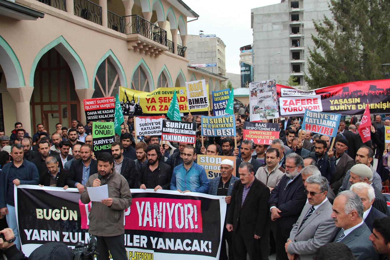 Van'da Halep'teki katliamlar tel’in edildi Van'da Halep'teki katliamlar tel’in edildi